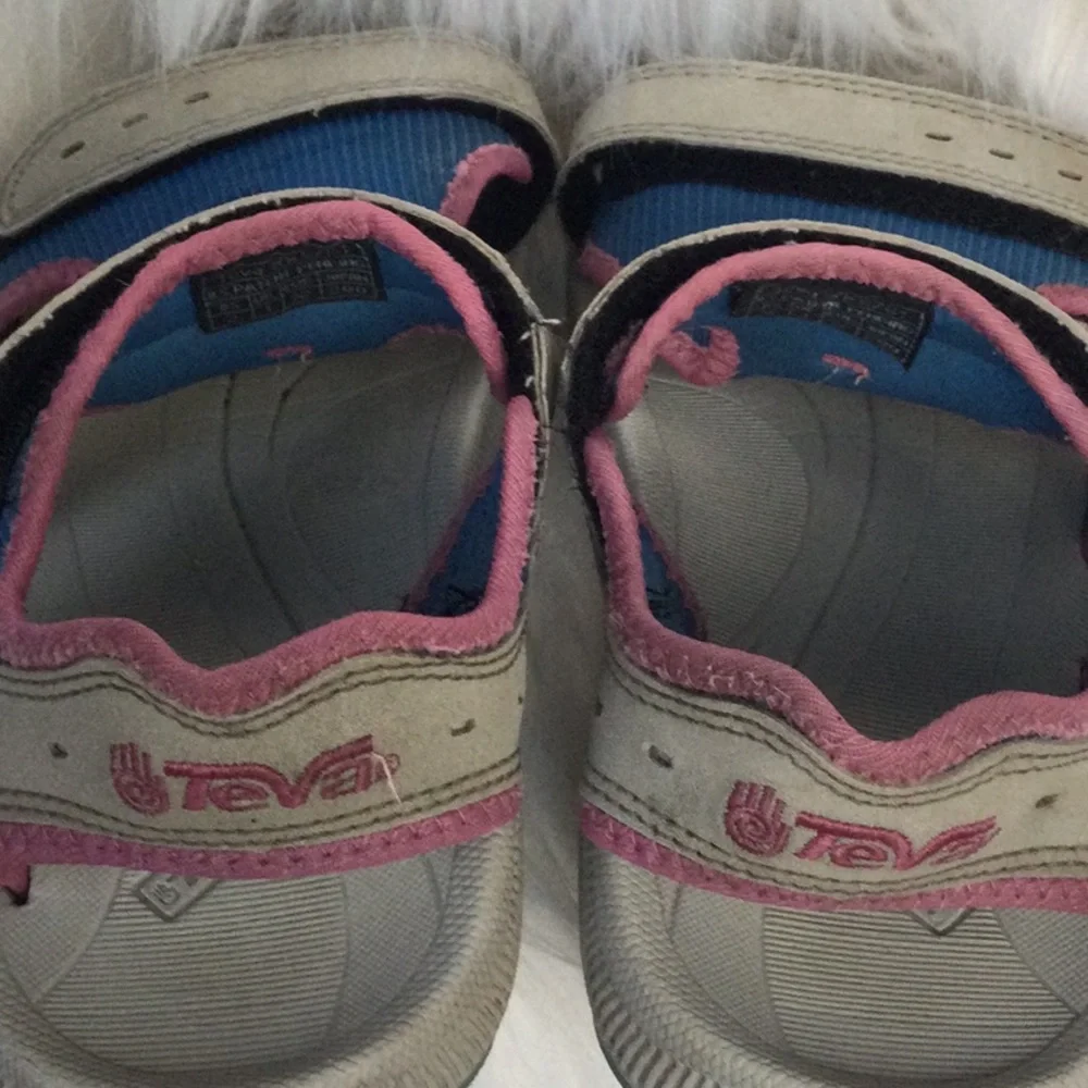 Teva Youth Water Shoe Size 2